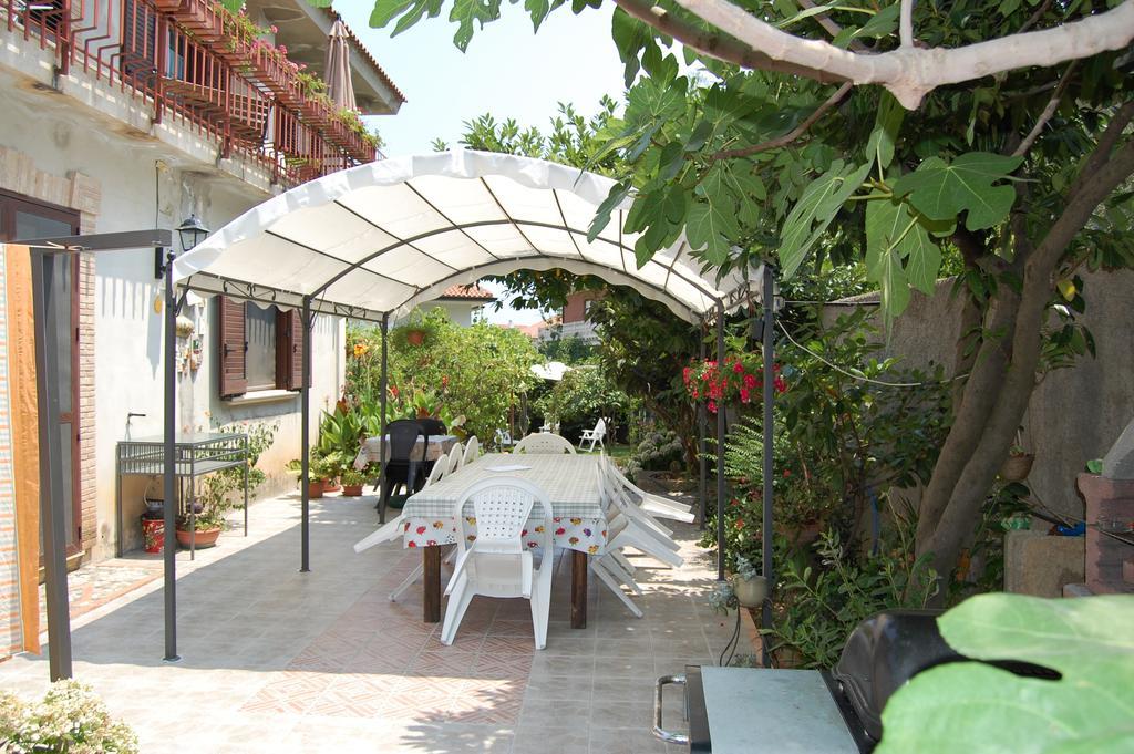 B&B Villa Francesca Soverato Marina Buitenkant foto