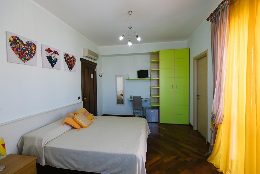 B&B Villa Francesca Soverato Marina Buitenkant foto