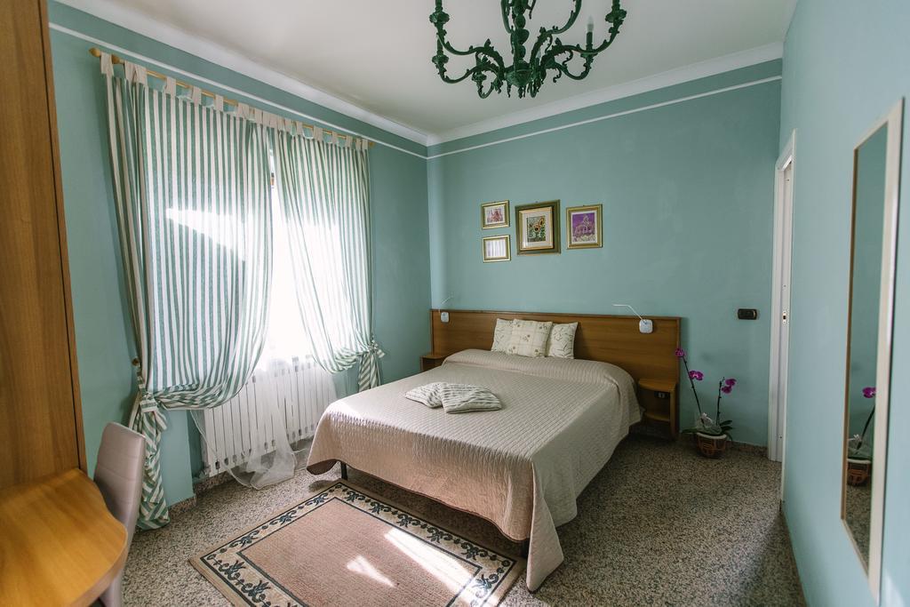 B&B Villa Francesca Soverato Marina Buitenkant foto